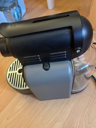 Cafetera Nespresso DeLonghi Negra