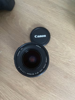 Canon EOS 700D + objetivo 18-55mm + 3 baterías