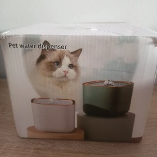 Fuente de agua para mascotas
