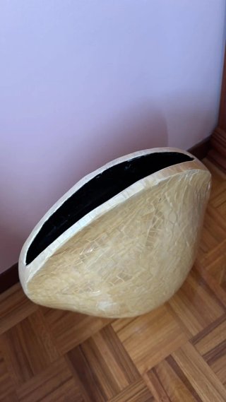 Jarrón Nácar Beige y Dorado