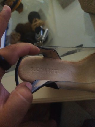 Zapatos de cuña beige y negro con flores