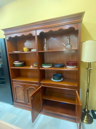 Vitrina madera clásica estantería y cajones