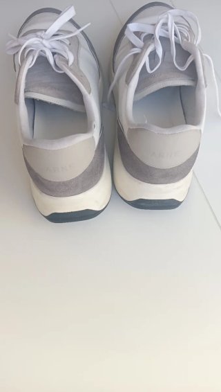 Zapatillas deportivas hombre grises y blancas
