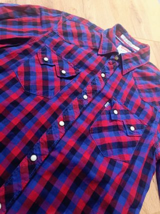 Camisa Levi's cuadros azul y rojo