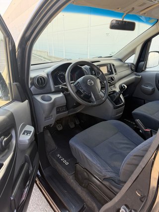 Nissan NV200 2012