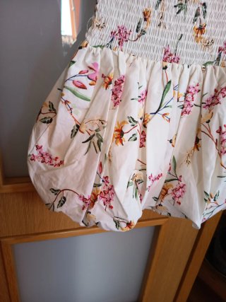 Vestido floral blanco y rosa