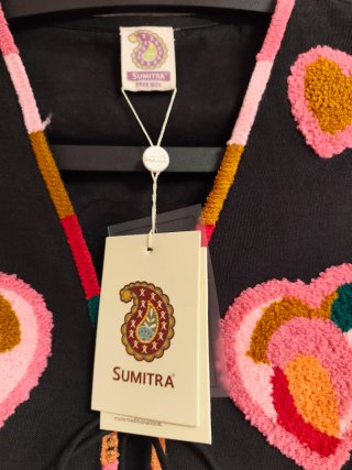 Chaleco de chica talla M-L de Sumitra nuevo.