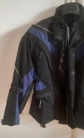 Chaqueta moto UNIK y guantes a juego