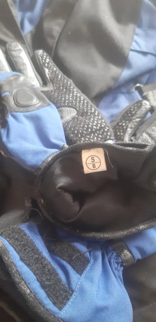 Chaqueta moto UNIK y guantes a juego