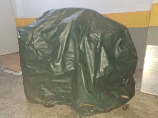 Barbacoa de gas negra