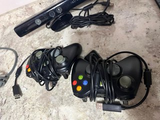 Xbox 360 120GB + Kinect + 2 Mandos