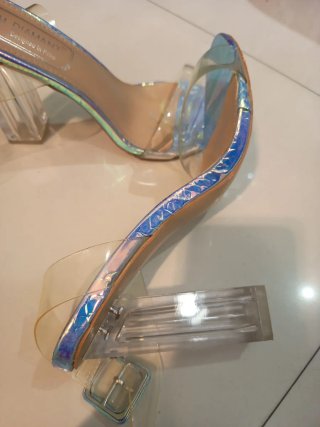 Zapatos transparentes