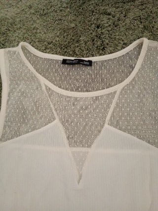 Camiseta sin mangas con encaje