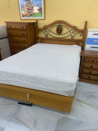Habitación completa: cama, mesitas y sinfonier