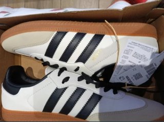 Adidas Talla 45 Marrón y Blanco