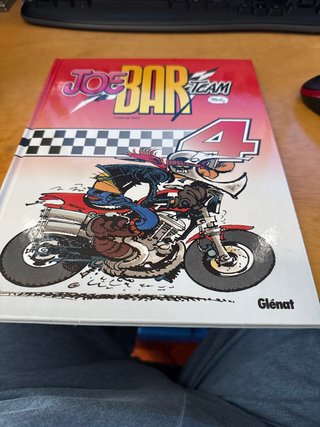 Comic Joe bar team.4