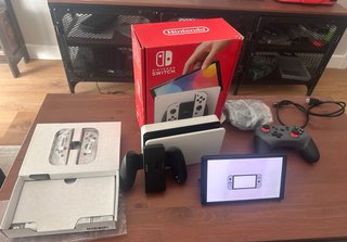 Nintendo Switch OLED Bianca e Nera