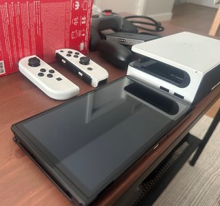 Nintendo Switch OLED Bianca e Nera