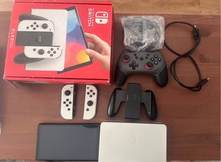Nintendo Switch OLED Bianca e Nera