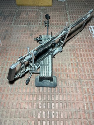 Sierra ingletadora manual AEG con guía