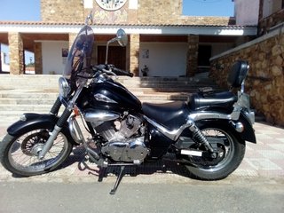 Suzuki Intruder 250