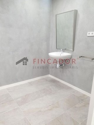 Local comercial en venta en Can Vidalet en Esplugues de Llobregat