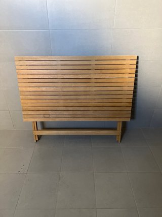 Mesa plegable de madera