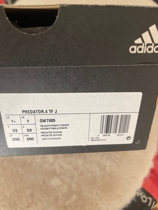 Botas fútbol Adidas Predator multitaco 33. Nuevas