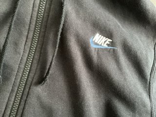 Nike Sportswear Club Fleece Negra con Cremallera