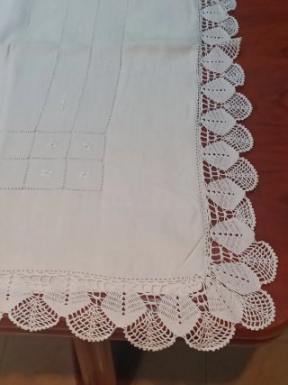 Sabanas antiguas de lino bordadas