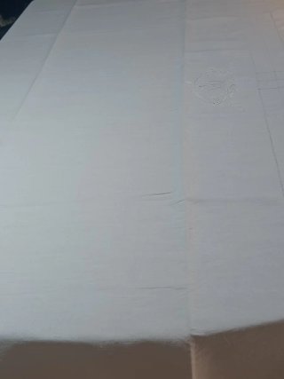 Sabanas antiguas de lino bordadas