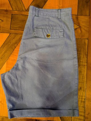 Bermudas grises