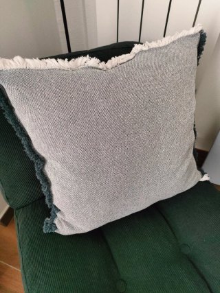 Federa cuscino grigio, blu e bianco con frange