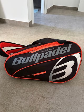 Paletero Bullpadel Negro y Naranja