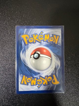Carta Pokémon Riolu de la colección Megaevolucione