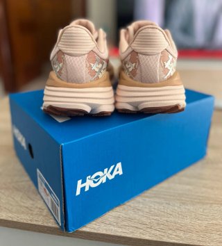 Zapatillas Hoka stinson7  Beige y Rosa