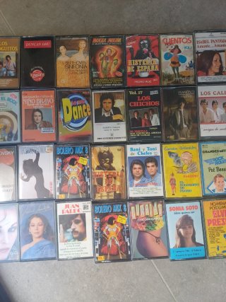 Lote de 30 Casetes Antiguos Variados