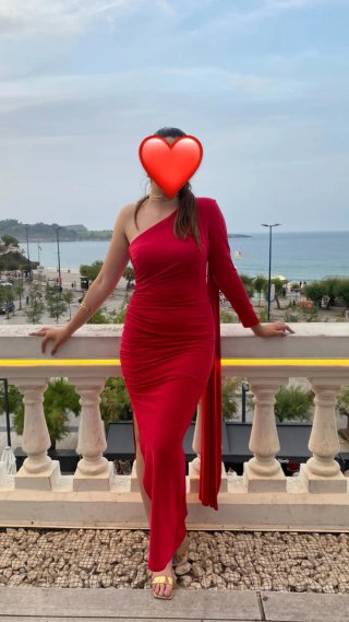 Vestido fiesta rojo drapeado