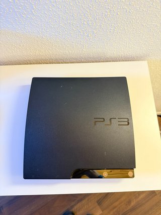 PS3 Slim 1TB con giochi PS1, PS2, PS3