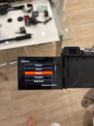 Pack SonyA7C + FE 28-60y50mm + SD 256GB + Trípode