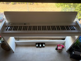 Piano Korg LP-380 Blanco