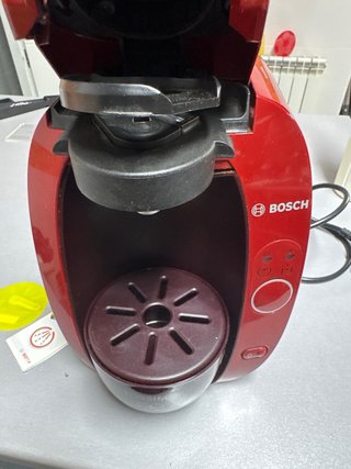 Cafetera Bosch Tassimo Roja