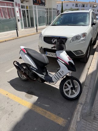 Yamaha Jog RR Scooter