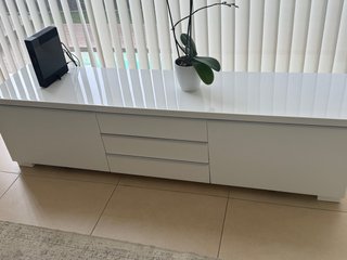 Mueble TV blanco moderno