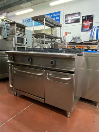Cocina profesional 3 fuegos con horno Repagas