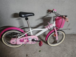 Bicicleta infantil rosa y blanca. 16 pulgadas