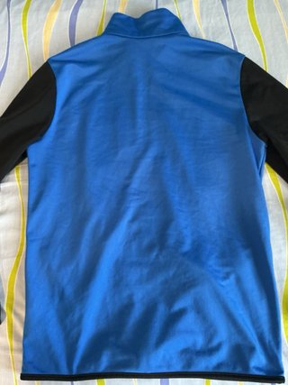Chaqueta Adidas azul y negra