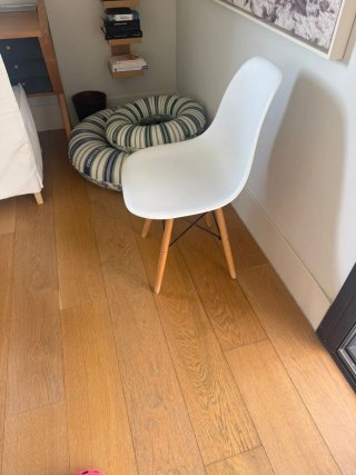 Juego 4 Sillas Blancas Plástico y madera