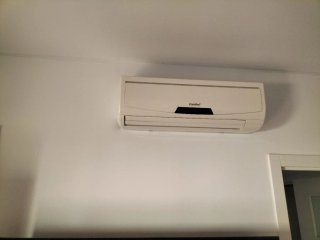 2 Aires Acondicionados FirstLine Blancos