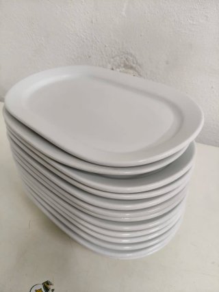 13 bandejas ovaladas de cerámica